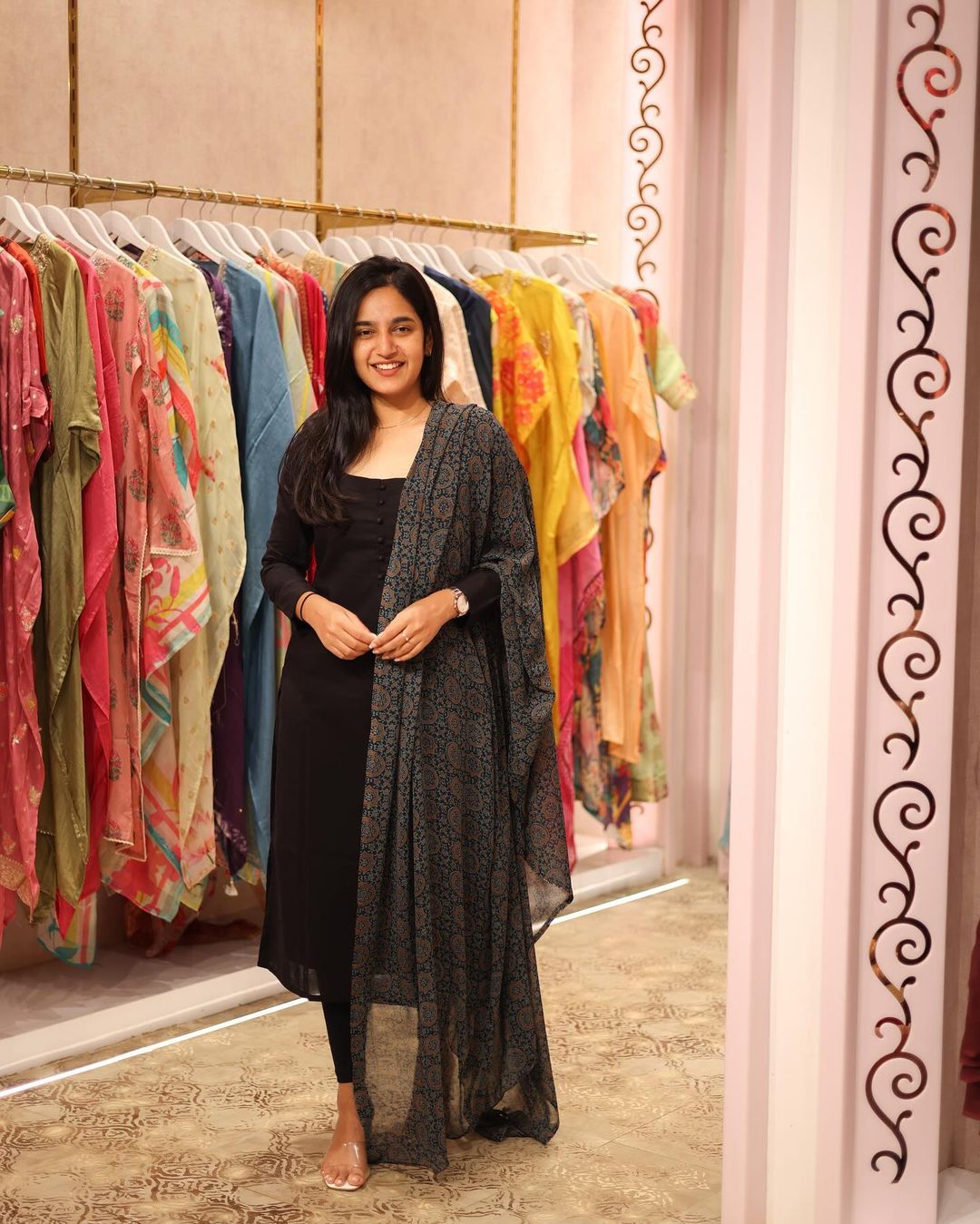 Black top with Dupatta - Studio Thari